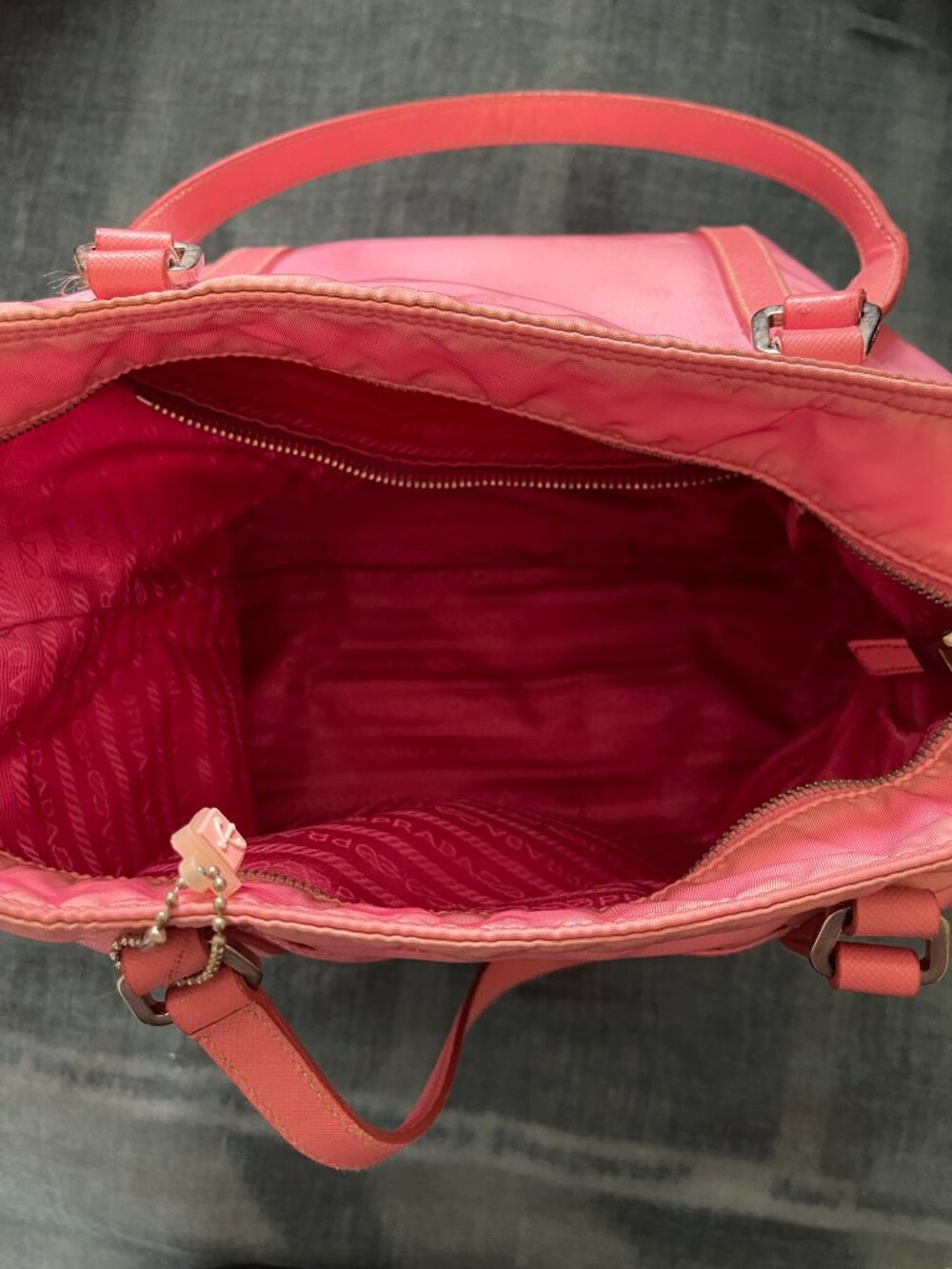 *VERY CUTE* Vintage Y2K Prada Medium Tote Bag Tessuto Pink Silver Hardware - Picture 5 of 11